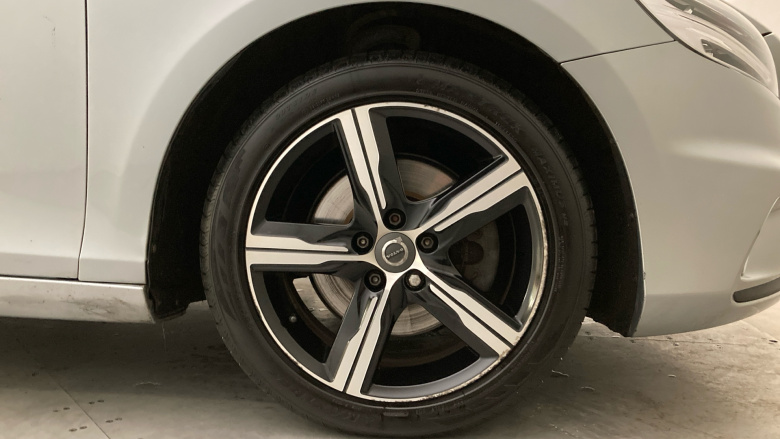 Volvo V40 T2 [122] R DESIGN Nav Plus 5dr Petrol Hatchback